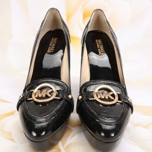 Michael Kors Women's Platform Pumps Heels Shoes Size 7M Black W/Gold Logo Emblem